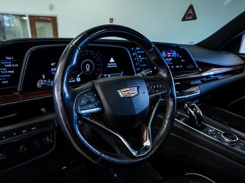 Used 2022 Cadillac Escalade Premium Luxury image 34