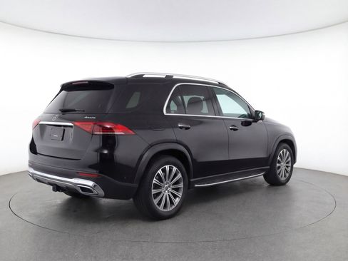 Used 2024 Mercedes-Benz GLC 300 4MATIC image 9