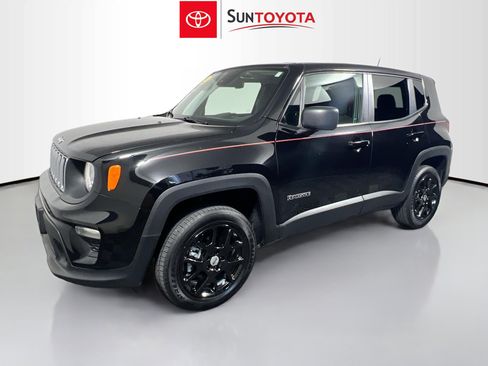 Used 2023 Jeep Renegade Latitude AWD/4WD image 9