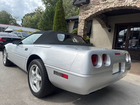 Used 1996 Chevrolet Corvette Convertible image 3
