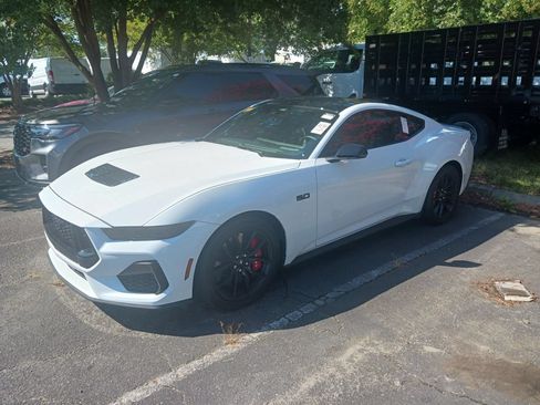 Used 2025 Ford Mustang GT Premium RWD image 1