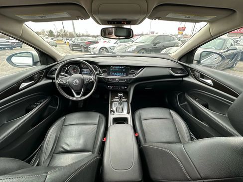 Used 2018 Buick Regal Essence image 11