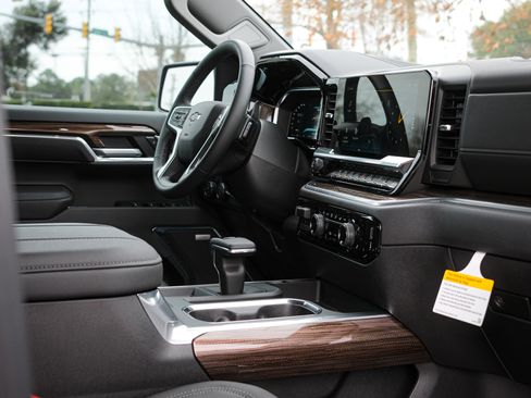 Used 2026 Chevrolet Silverado 1500 LT Trail Boss w/ LT Trail Boss Premium Package image 36