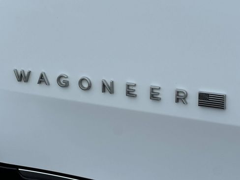 Used 2024 Jeep Wagoneer Series II w/ Flexible Seating Group RWD image 29