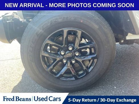 Used 2023 Jeep Gladiator Sport AWD/4WD image 14