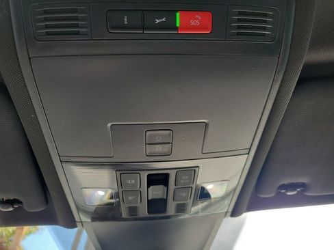 Used 2024 Volkswagen Tiguan SE R-Line image 31