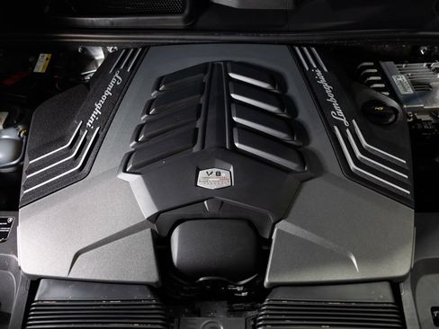 Used 2020 Lamborghini Urus image 44