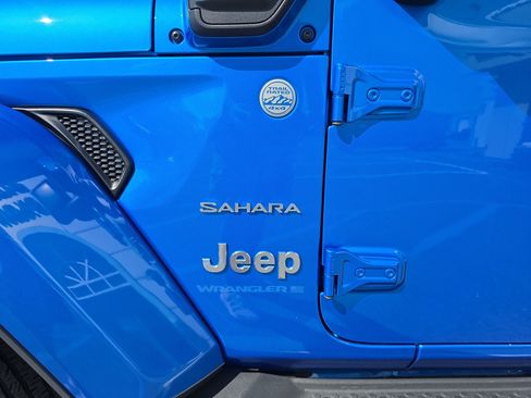 Used 2024 Jeep Wrangler Unlimited Sahara w/ Safety Group AWD/4WD image 11