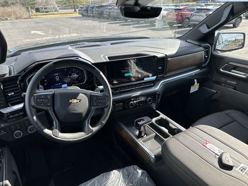New 2026 Chevrolet Silverado 1500 High Country AWD/4WD image 9