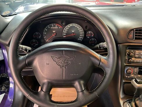 Used 1998 Chevrolet Corvette Convertible w/ Memory Pkg RWD image 31