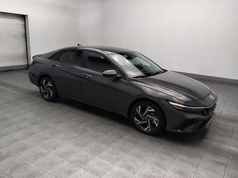 Used 2025 Hyundai Elantra Sport FWD image 11