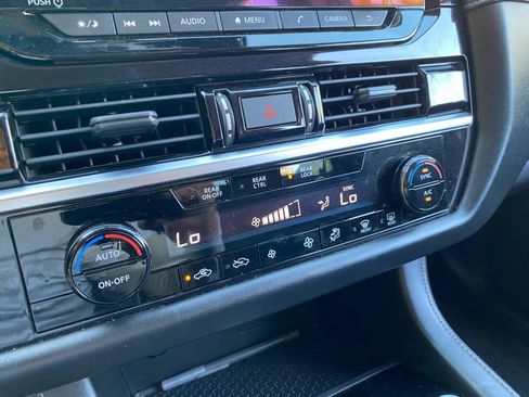 Used 2022 Nissan Pathfinder S FWD image 64