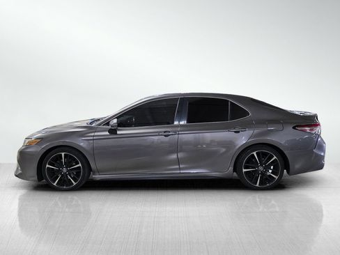 Used 2018 Toyota Camry XSE FWD image 4