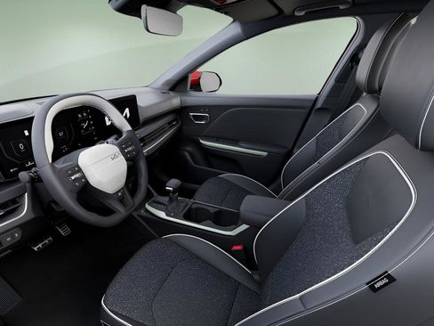 New 2025 Kia K4 GT-Line w/ GT-Line Premium Package image 17