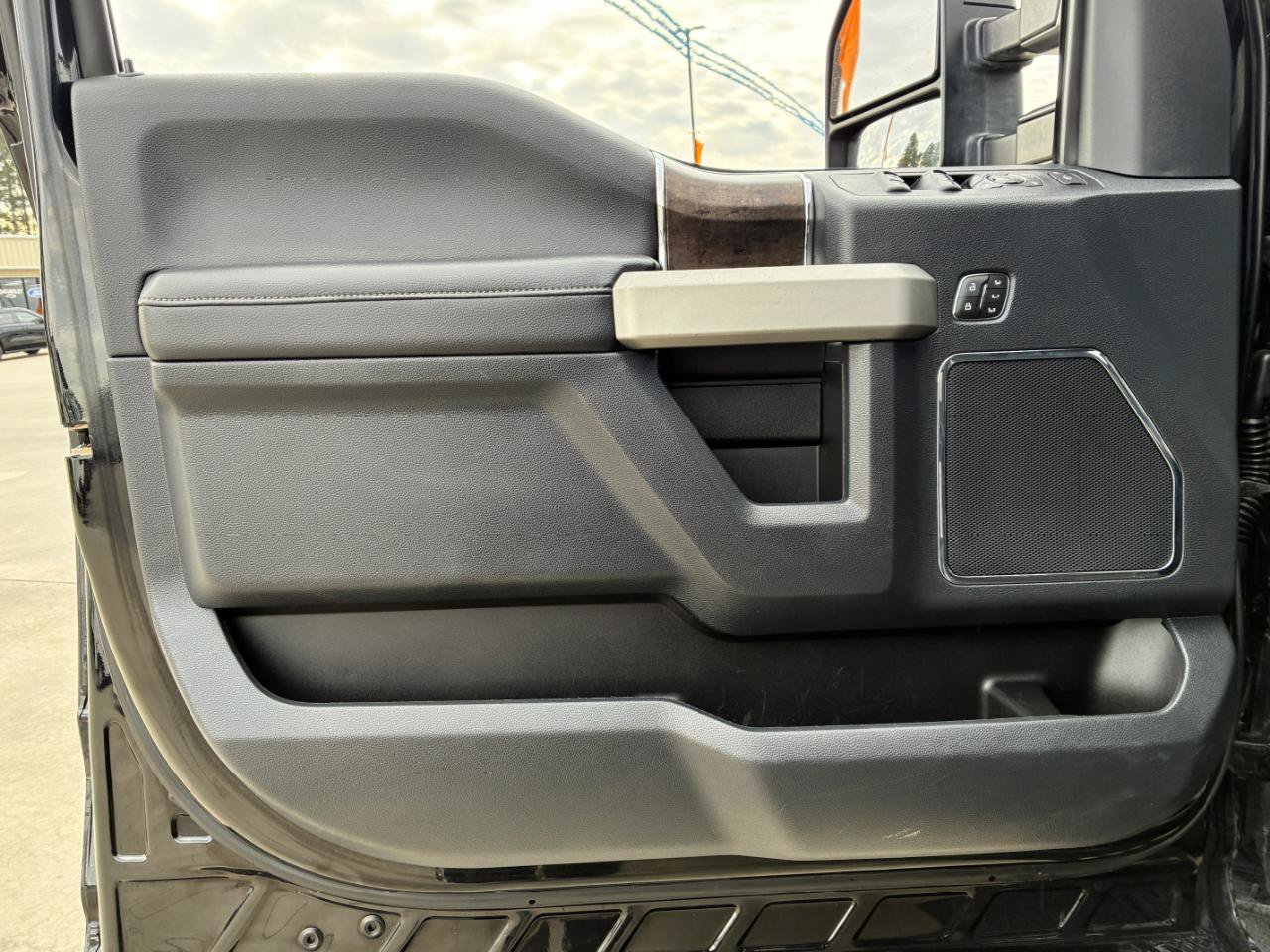 Used 2022 Ford F250 4x4 Crew Cab Super Duty image 10