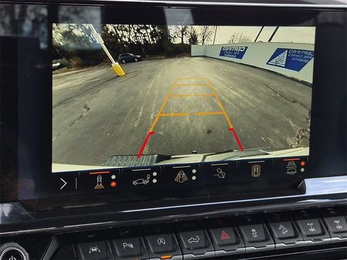 Used 2024 Chevrolet Silverado 1500 ZR2 w/ Technology Package image 25