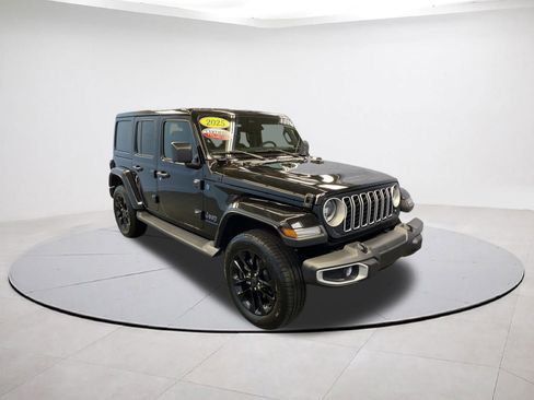 Certified 2025 Jeep Wrangler Sahara image 1