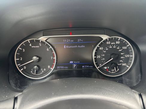 Used 2025 Nissan Altima 2.5 SV FWD image 41