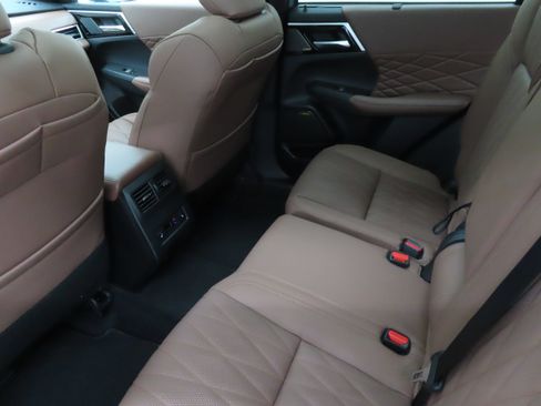 New 2026 Mitsubishi Outlander SEL FWD image 23