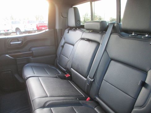 Used 2022 GMC Sierra 1500 SLT w/ SLT Premium Package image 18