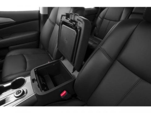Used 2019 Nissan Pathfinder SV image 18