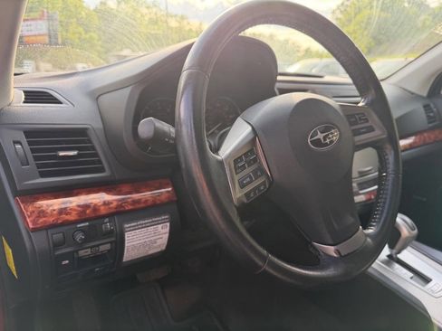 Used 2012 Subaru Outback 2.5i Limited AWD/4WD image 10
