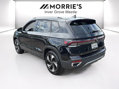 Used 2025 Volkswagen Taos SE AWD/4WD image 7