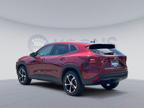 Used 2025 Chevrolet Trax RS FWD image 4