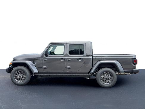 New 2025 Jeep Gladiator Sport image 12