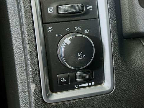 Used 2018 RAM 1500 Big Horn AWD/4WD image 16