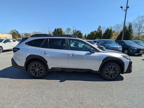Used 2023 Subaru Outback Onyx Edition image 6