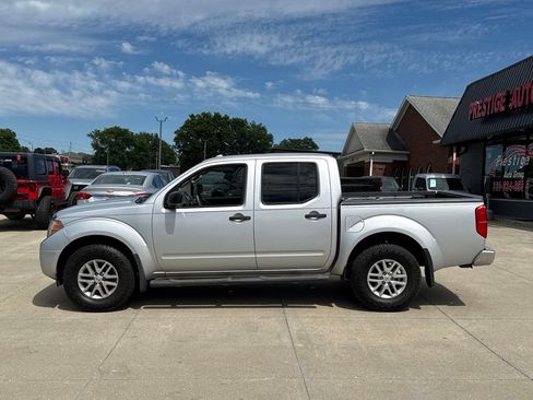 Used 2014 Nissan Frontier SV w/ SV Value Truck Package AWD/4WD image 3