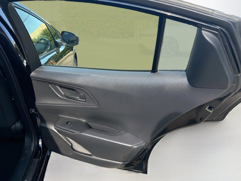 Used 2025 Toyota Prius Plug-In Hybrid FWD image 30