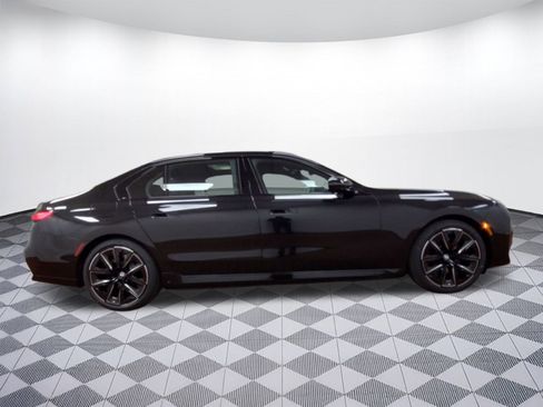 Used 2026 BMW 750e xDrive image 7