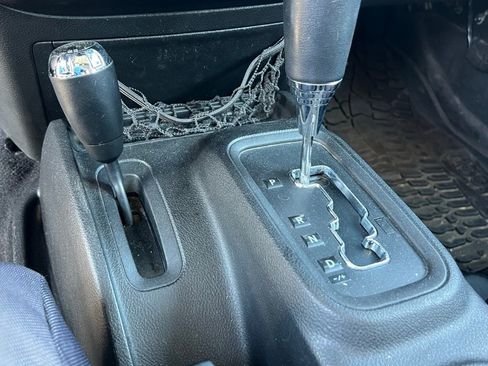 Used 2014 Jeep Wrangler Unlimited Sahara w/ Connectivity Group image 29