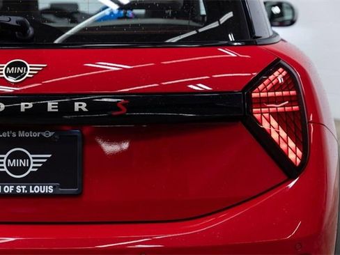 Certified 2025 MINI Cooper S image 11