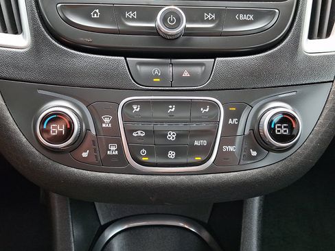 Used 2024 Chevrolet Malibu LT FWD image 16