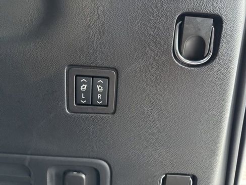 Certified 2024 Chevrolet Traverse High Country image 13