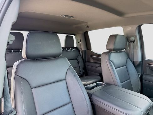 Used 2026 GMC Sierra 1500 SLT AWD/4WD image 26