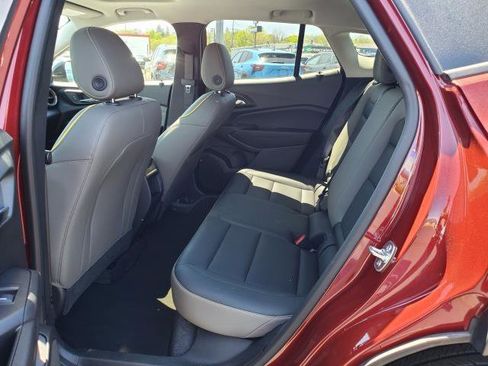 Used 2025 Chevrolet Trax ACTIV w/ Sunroof Package image 27