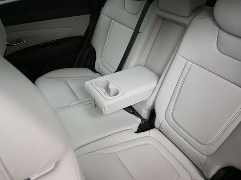 Certified 2025 Hyundai Tucson Limited AWD/4WD image 19