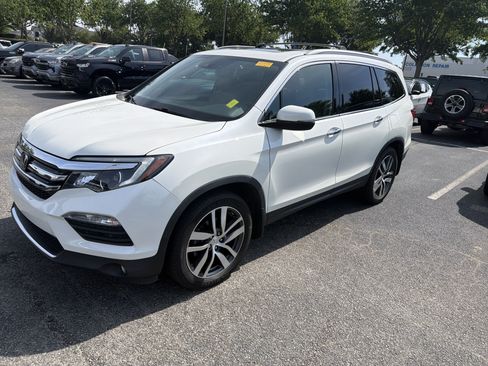 Used 2017 Honda Pilot Touring image 5