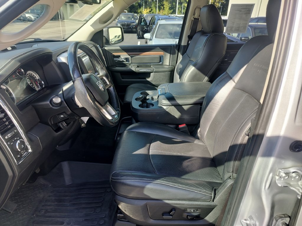 Used 2018 RAM 1500 Laramie AWD/4WD image 8