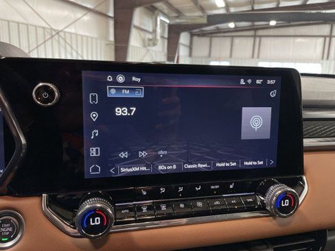 Used 2024 GMC Canyon AT4 w/ Technology Package image 18