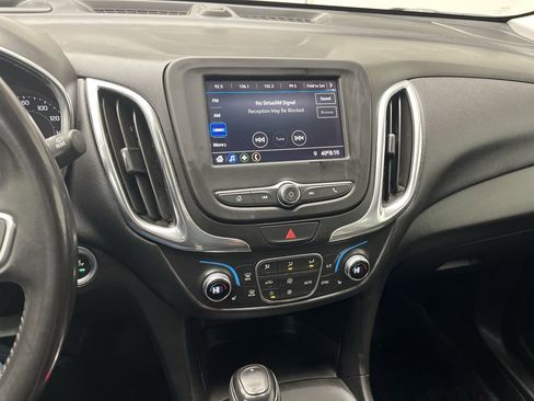 Used 2020 Chevrolet Equinox LT image 16