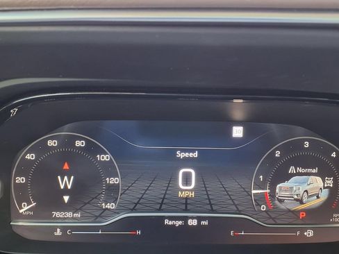 Used 2022 GMC Yukon XL Denali w/ Advanced Technology Package AWD/4WD image 37