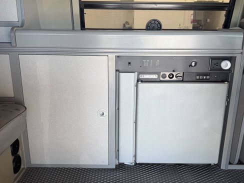 Used 1997 Volkswagen Eurovan Camper FWD image 45