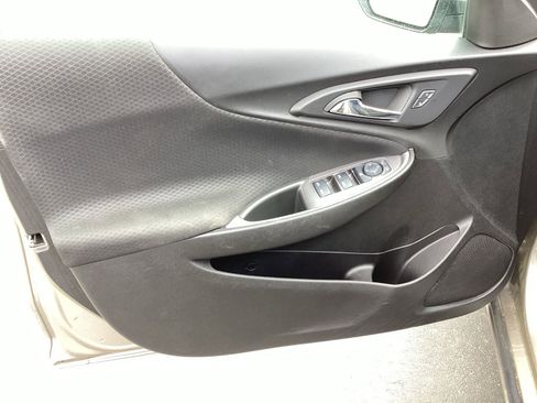 Used 2025 Chevrolet Malibu LT image 19