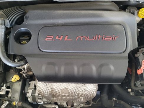 Used 2019 Jeep Renegade Sport image 30