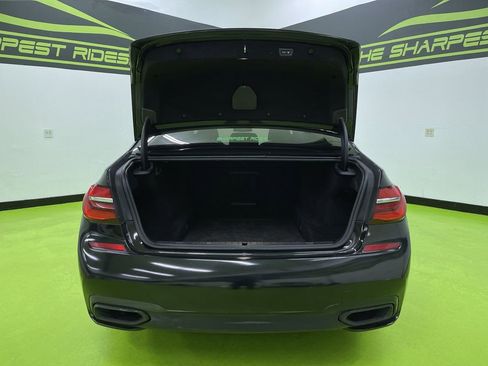 Used 2017 BMW 750i image 9